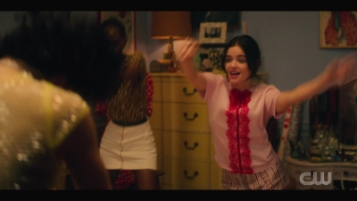 katy_keene_s01e04_internal_1080p_web_h264-hillary_0857.jpg