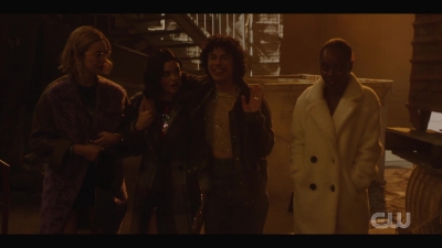 katy_keene_s01e04_internal_1080p_web_h264-hillary_1136.jpg