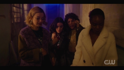 katy_keene_s01e04_internal_1080p_web_h264-hillary_1158.jpg