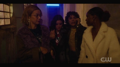 katy_keene_s01e04_internal_1080p_web_h264-hillary_1160.jpg