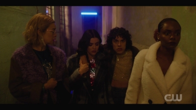 katy_keene_s01e04_internal_1080p_web_h264-hillary_1165.jpg