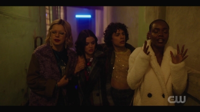 katy_keene_s01e04_internal_1080p_web_h264-hillary_1168.jpg