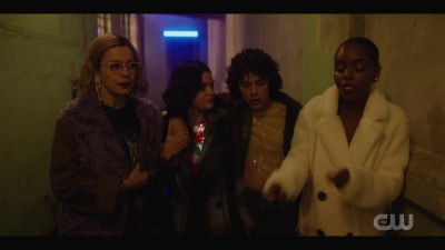 katy_keene_s01e04_internal_1080p_web_h264-hillary_1169.jpg
