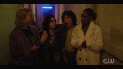 katy_keene_s01e04_internal_1080p_web_h264-hillary_1175.jpg