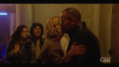 katy_keene_s01e04_internal_1080p_web_h264-hillary_1186.jpg