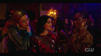 katy_keene_s01e04_internal_1080p_web_h264-hillary_1237.jpg