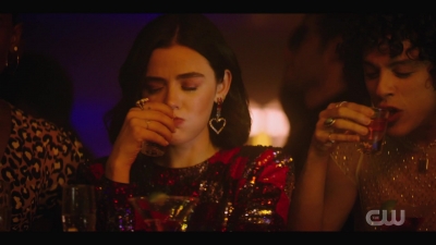 katy_keene_s01e04_internal_1080p_web_h264-hillary_1457.jpg