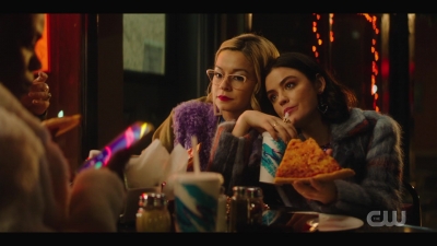 katy_keene_s01e04_internal_1080p_web_h264-hillary_1729.jpg