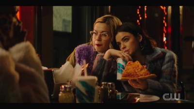katy_keene_s01e04_internal_1080p_web_h264-hillary_1731.jpg