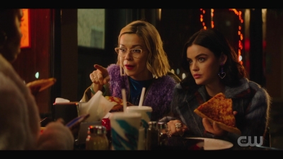 katy_keene_s01e04_internal_1080p_web_h264-hillary_1744.jpg