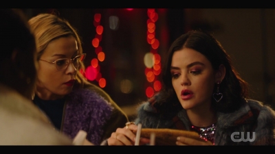 katy_keene_s01e04_internal_1080p_web_h264-hillary_1749.jpg