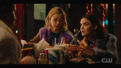 katy_keene_s01e04_internal_1080p_web_h264-hillary_1758.jpg