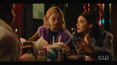 katy_keene_s01e04_internal_1080p_web_h264-hillary_1760.jpg