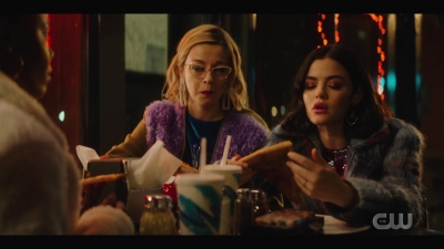 katy_keene_s01e04_internal_1080p_web_h264-hillary_1761.jpg