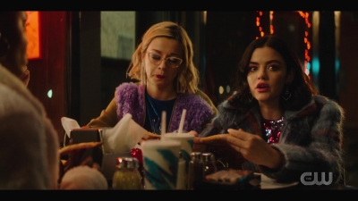 katy_keene_s01e04_internal_1080p_web_h264-hillary_1763.jpg