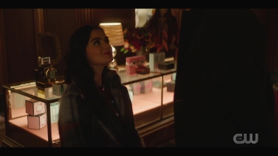 katy_keene_s01e04_internal_1080p_web_h264-hillary_1870.jpg