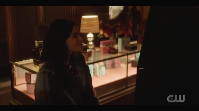 katy_keene_s01e04_internal_1080p_web_h264-hillary_1871.jpg