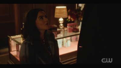 katy_keene_s01e04_internal_1080p_web_h264-hillary_1874.jpg