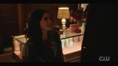 katy_keene_s01e04_internal_1080p_web_h264-hillary_1878.jpg