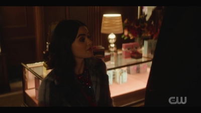 katy_keene_s01e04_internal_1080p_web_h264-hillary_1880.jpg