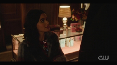 katy_keene_s01e04_internal_1080p_web_h264-hillary_1881.jpg