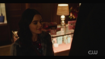 katy_keene_s01e04_internal_1080p_web_h264-hillary_1892.jpg
