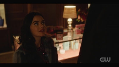 katy_keene_s01e04_internal_1080p_web_h264-hillary_1897.jpg