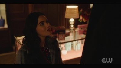 katy_keene_s01e04_internal_1080p_web_h264-hillary_1898.jpg