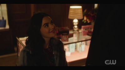 katy_keene_s01e04_internal_1080p_web_h264-hillary_1899.jpg