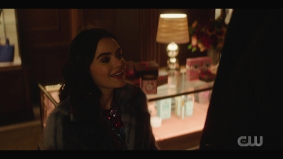 katy_keene_s01e04_internal_1080p_web_h264-hillary_1900.jpg
