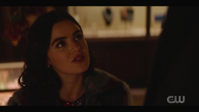katy_keene_s01e04_internal_1080p_web_h264-hillary_1946.jpg