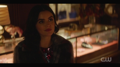 katy_keene_s01e04_internal_1080p_web_h264-hillary_1972.jpg