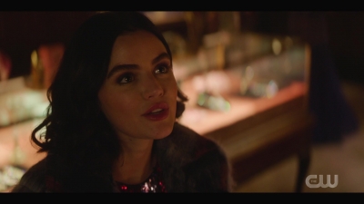 katy_keene_s01e04_internal_1080p_web_h264-hillary_1980.jpg