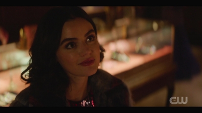 katy_keene_s01e04_internal_1080p_web_h264-hillary_1981.jpg