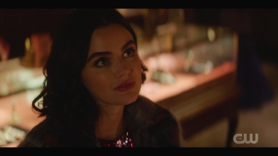 katy_keene_s01e04_internal_1080p_web_h264-hillary_1982.jpg