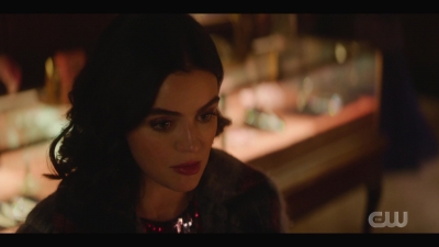 katy_keene_s01e04_internal_1080p_web_h264-hillary_1987.jpg