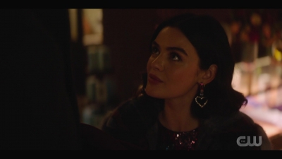 katy_keene_s01e04_internal_1080p_web_h264-hillary_2028.jpg