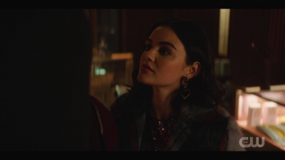 katy_keene_s01e04_internal_1080p_web_h264-hillary_2034.jpg