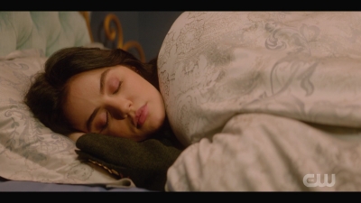 katy_keene_s01e04_internal_1080p_web_h264-hillary_2083.jpg