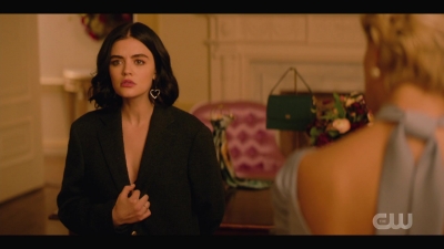 katy_keene_s01e04_internal_1080p_web_h264-hillary_2125.jpg