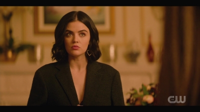 katy_keene_s01e04_internal_1080p_web_h264-hillary_2142.jpg