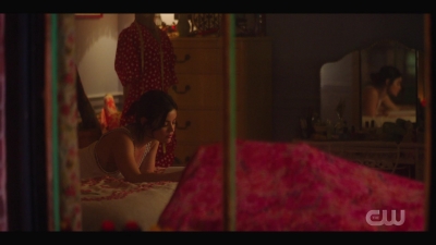 katy_keene_s01e04_internal_1080p_web_h264-hillary_2428.jpg