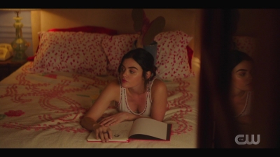 katy_keene_s01e04_internal_1080p_web_h264-hillary_2433.jpg