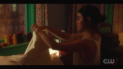 katy_keene_s01e04_internal_1080p_web_h264-hillary_2449.jpg