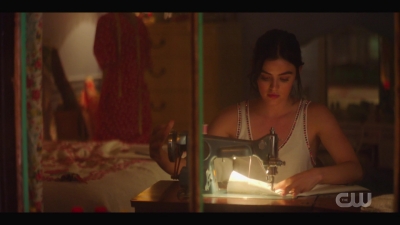 katy_keene_s01e04_internal_1080p_web_h264-hillary_2456.jpg
