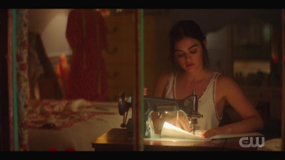 katy_keene_s01e04_internal_1080p_web_h264-hillary_2458.jpg