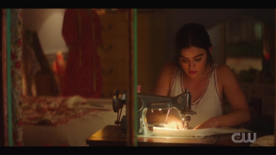 katy_keene_s01e04_internal_1080p_web_h264-hillary_2462.jpg