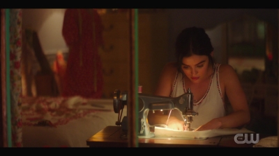 katy_keene_s01e04_internal_1080p_web_h264-hillary_2463.jpg