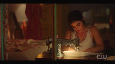 katy_keene_s01e04_internal_1080p_web_h264-hillary_2465.jpg