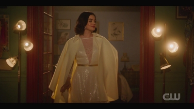 katy_keene_s01e05_internal_1080p_web_h264-trump_0019.jpg
